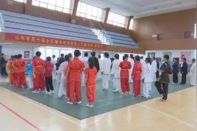 山东省第十届全民健身运动会传统武术比赛新泰赛区开赛图片