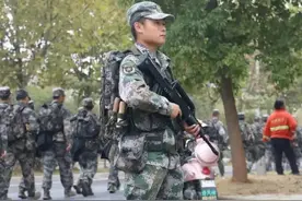 “搬砖男孩”国防科大毕业后申请赴疆：山还是那座山，在我眼中不再是束缚图片