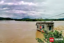 重庆铜梁：防洪堤坝持续超保水位 安居镇扩大群众疏散区域图片