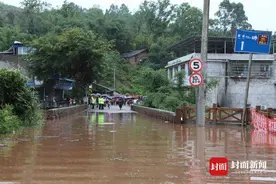 岷江四川宜宾高场水位达290.39米 屏山县转移797户3147人图片