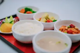 海南航空试行机上餐食兑换积分服务图片