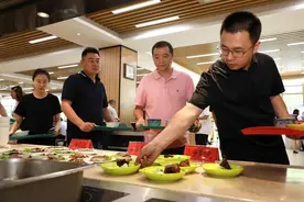厉行节约干部先行 余杭区政府食堂推出“小份菜”图片