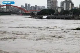 多地群众紧急转移！今晚，宜宾将迎特大洪峰！多方救援力量集结图片