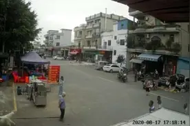 12岁女童牵狗被挣脱 狗绳绊倒88岁老人致其死亡 当地通报：系意外事件图片