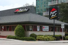 必胜客美国300家店永久关闭，900家店出售，美国最大经销商申请破产图片