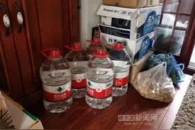 持续一年半了！水龙头出水气味刺鼻，不敢用也不敢喝｜中海紫御观邸小区居民：这样的日子啥时是个头图片