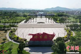 昌赣高铁助力江西兴国老区经济快发展、生活奔小康图片