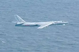 海军航空兵某团组织新飞行员海上跨昼夜飞行训练图片