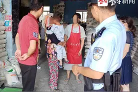 3岁男童走丢紧抱陌生阿姨不撒手，巡逻民警施援手助“萌娃”回家图片