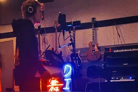 有合作？比伯麦莉晒在同一录音室拍摄照片引猜测图片