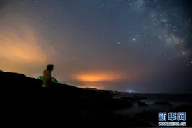 美国加州：火光映红夜空图片