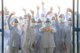每日一词∣中国医师节 Medical Workers' Day图片