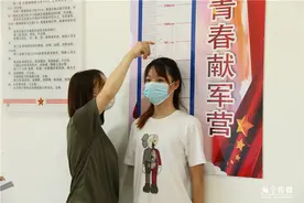 报效祖国热情高涨 海宁女兵应征报名人数再创新高图片