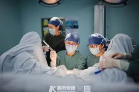 为什么每个月刀疤这里总有暗红色的血冒出来？女性遇到私密健康问题及时到医院检查图片