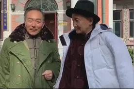 包揽影视奖项，却低调异常！谢园朋友圈曝光和梁天的相声段子，令人笑中带泪图片