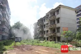 海垦建工集团拆除金牛生态小区危楼 原地将建职工保障性住宅楼图片