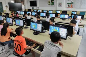 人大附中实验小学开展编程教育科普 核桃编程提供少儿编程课程支持图片