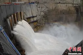 在建世界第七大乌东德水电站投入长江防洪度汛图片