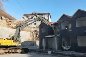 河北一水库大坝建8栋别墅泄洪道被填死，镇长：已拆除，水库经鉴定无安全问题图片