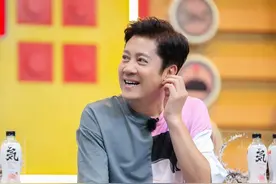 《元气满满的哥哥》杨洋队太拼了，王鹤棣西瓜头宋轶假发被扯翻图片