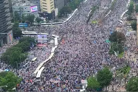 首尔放宽疫情管控：允许100人以下集会 夜店每小时休息10分钟图片