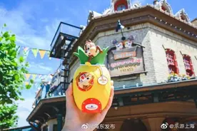 奇奇蒂蒂菠萝杯、米奇菠萝条……迪士尼限定新品“剧透”图片