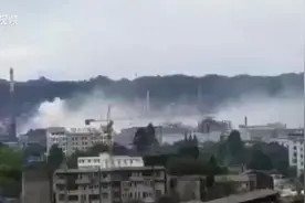 四川乐山五通桥出现异味浓雾引发居民撤离，当地正紧急排查图片