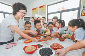爱惜粮食 从小做起图片