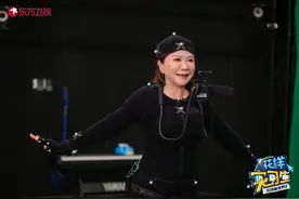 《花样实习生》蔡明“菜菜子”合体出道 吕良伟韩乔生虚拟偶像考核出奇招图片