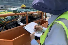 看！机坪上乘风破“热浪”的小姐姐们图片
