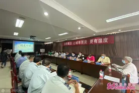 下雨天为何还要洒水？济南城管为您解答图片