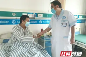 男子连续半月每晚两瓶冰啤酒 竟“引爆”一颗沉默的结石图片