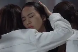 “35岁了，没人告诉过我什么是性”——那些年入100万+的都市精英女性，她们在忧惧些什么？图片