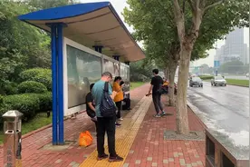 问政追踪丨济南往返章丘将新增45部公交车 高峰期发车间隔在5分钟图片