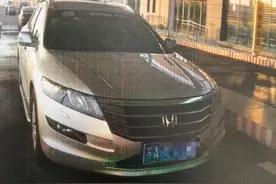 慌称已考取驾驶证，小伙借车去机场接女友……被交警当场查获图片