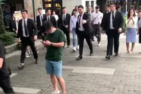 李佳琦为保安推人道歉：希望给大家带来快乐，而非打扰他人图片