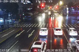 女子去超市购物被本田撞飞身亡！交警雨夜做模拟实验揭秘致命真相图片