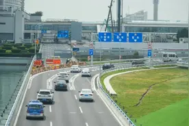 指示牌每隔50米出现，绕行不增加出行时间！未来三年，开车去浦东机场这么走图片