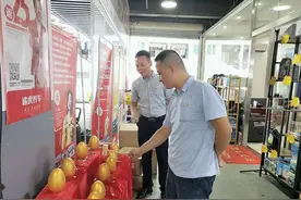 演绎汽车底下的青春 奋斗在特区的汽修技师们图片