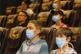 最后一位“八百壮士”在重庆去世，生前热盼《八佰》上映，影片中展现他受伤过程图片