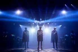 TFBOYS七周年演唱会线上开唱，王俊凯王源易烊千玺首唱新歌图片