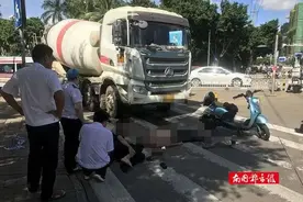 痛心！一辆混凝土搅拌车与一辆电动车相撞 1死1伤图片