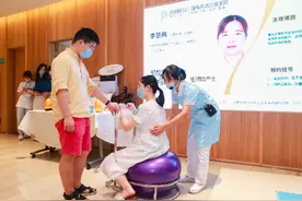 准爸爸体验分娩阵痛落泪：她可以，我一定也可以图片