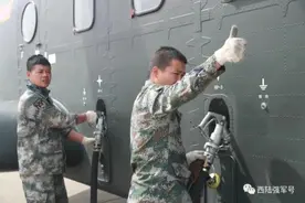 4架直升机出动！西部战区陆军陆航旅参与陇南抗洪抢险图片