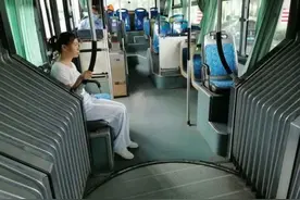 上海滩最后3辆“巨龙车”要退休了！这次是真的说再会了，那些年的回忆图片