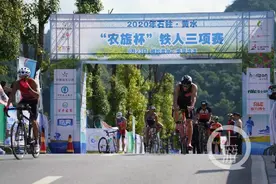 “大神”参赛表示“很爽”、市民边跑边直播……石柱·黄水铁人三项赛热闹举行图片