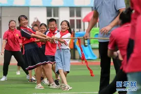 手拉手 共成长图片