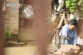 儿子深夜被入室偷走！全家31年守望终得团圆......今晚十点半档，CCTV-1《等着我》与您相约图片