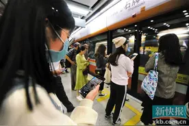 哺乳期被调岗每天通勤五六小时 女员工告老东家成功索赔11.2万图片