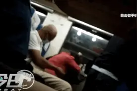 恶心！男子列车上对女乘客动手动脚！被抓后还语出惊人……图片